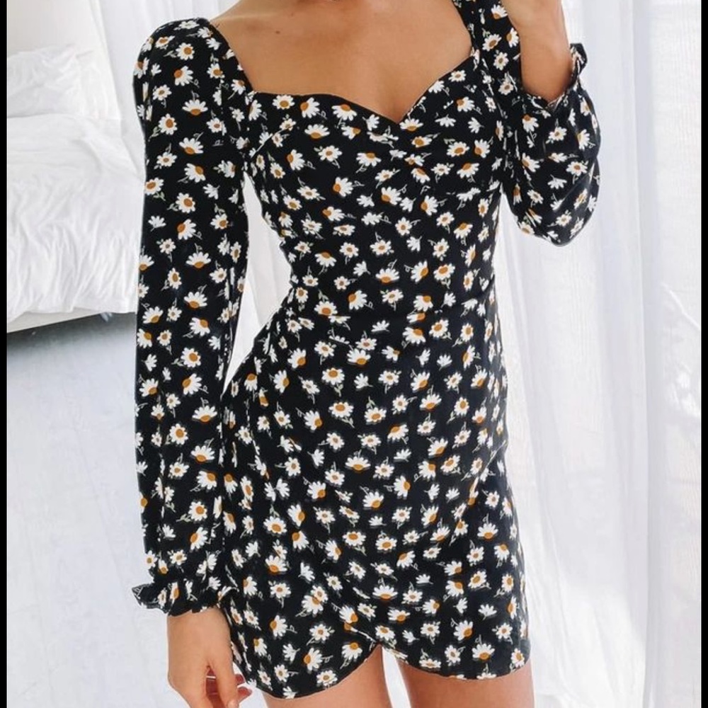 Beginning Boutique | Black Floral Long Sleeve Mini Dress | Size Small
